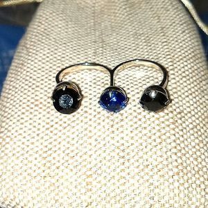 JOMMI LIM FLIRT TRIPLE STONES DOUBLE FINGER RHODIUM RING
